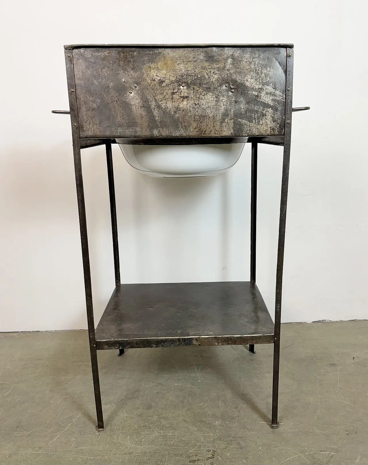 Lavabo da ospedale vintage industriale, anni '60 16