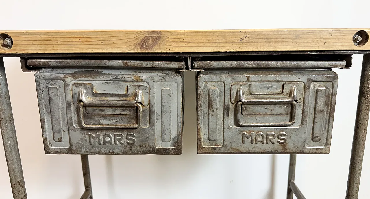 Tavolo da lavoro industriale vintage su ruote, anni '60 5
