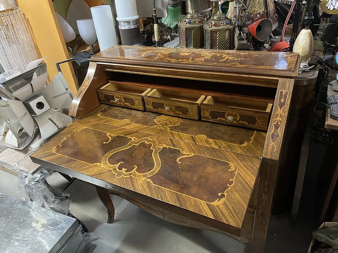Italian inlaid bombe desk with flap front, 1950s 11