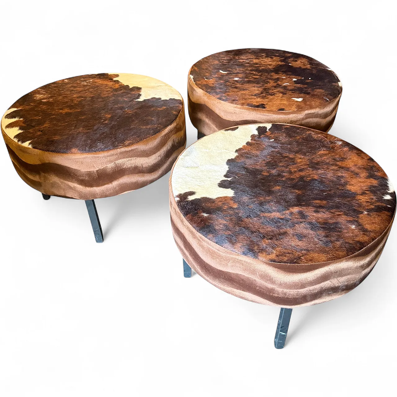 3 Pouf rotondi in pelle di mucca, anni '80 14