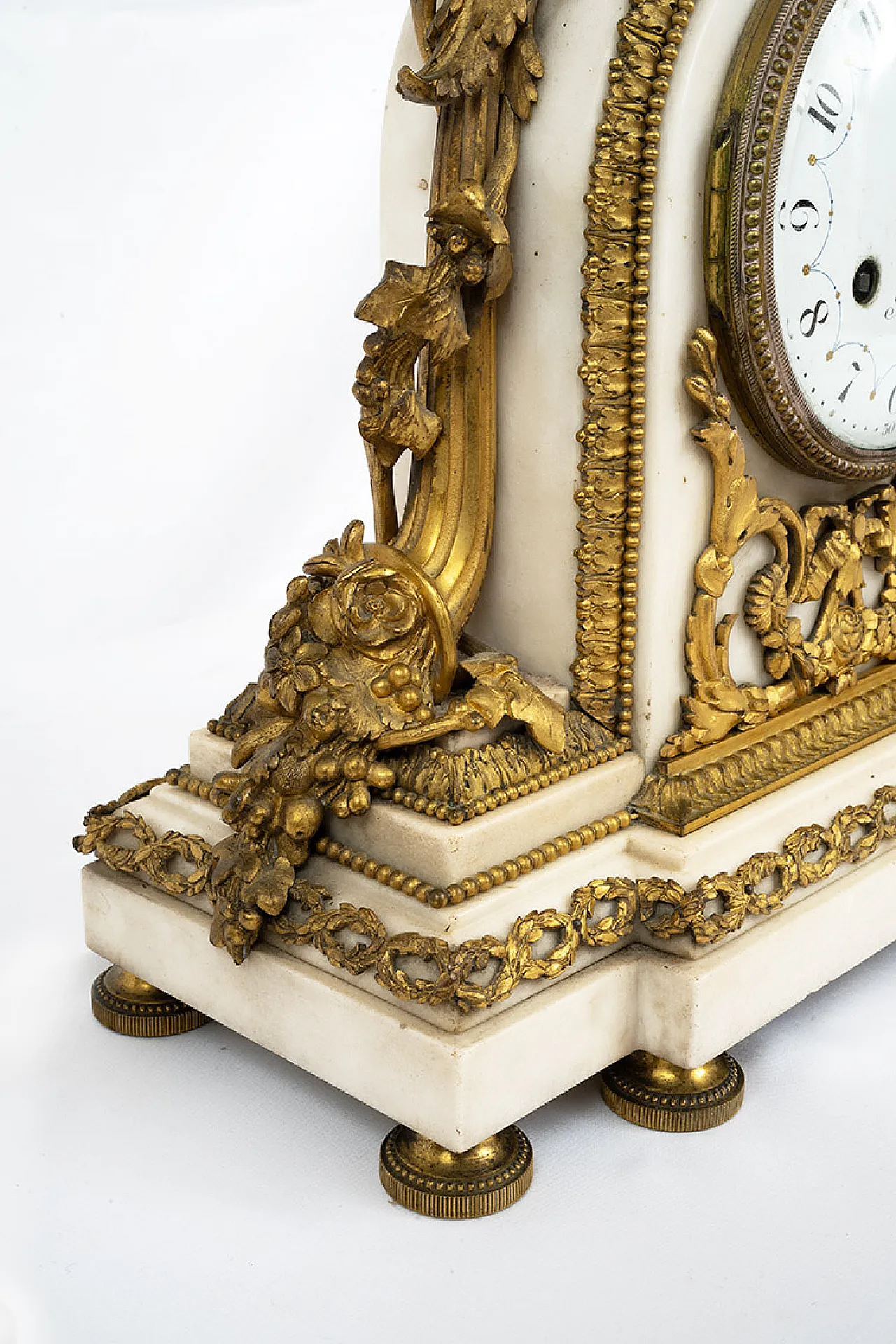 Napoleon III clock triptych in gilt bronze and white marble, 19th c. 5