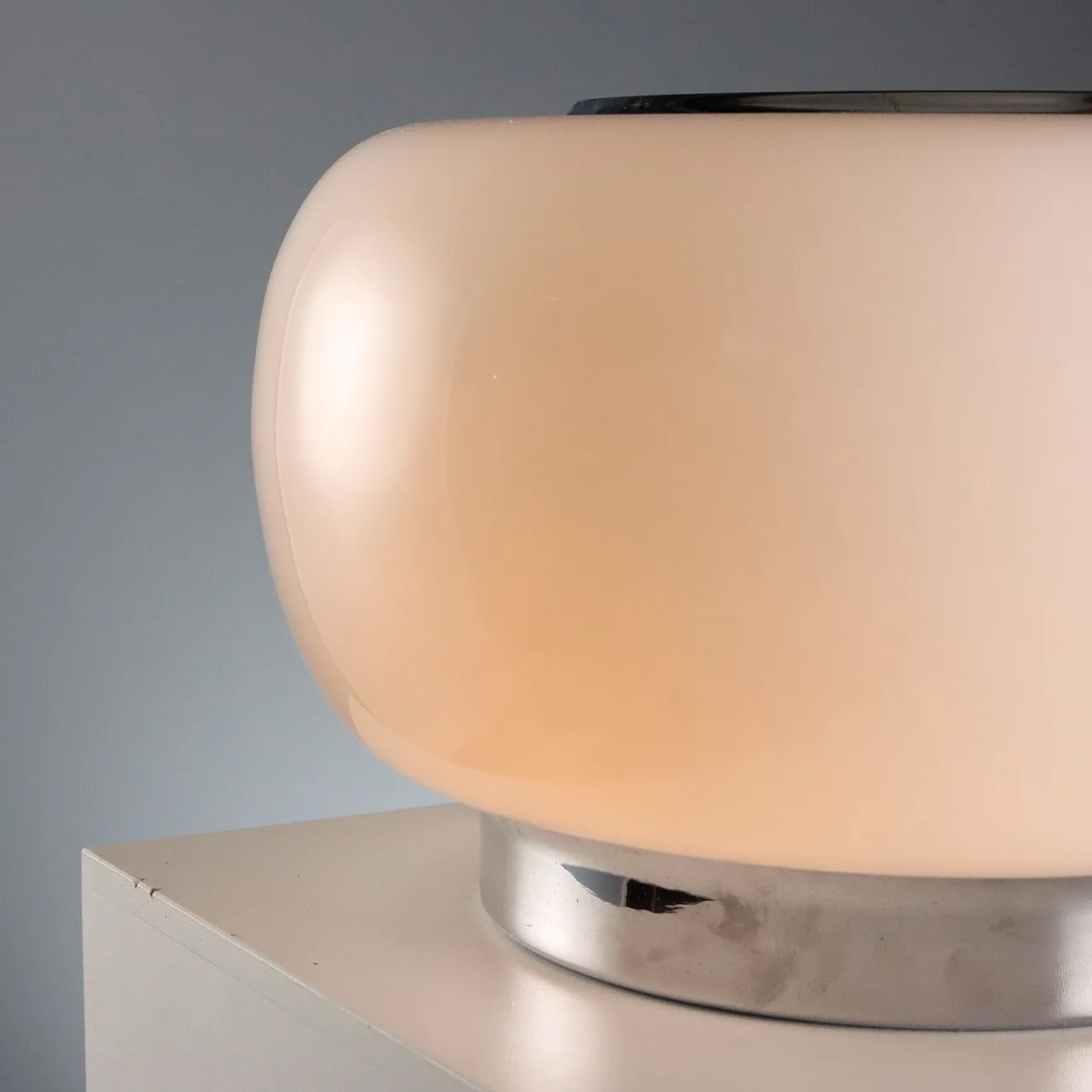 Table lamp in aluminium and glass, 1970s 4
