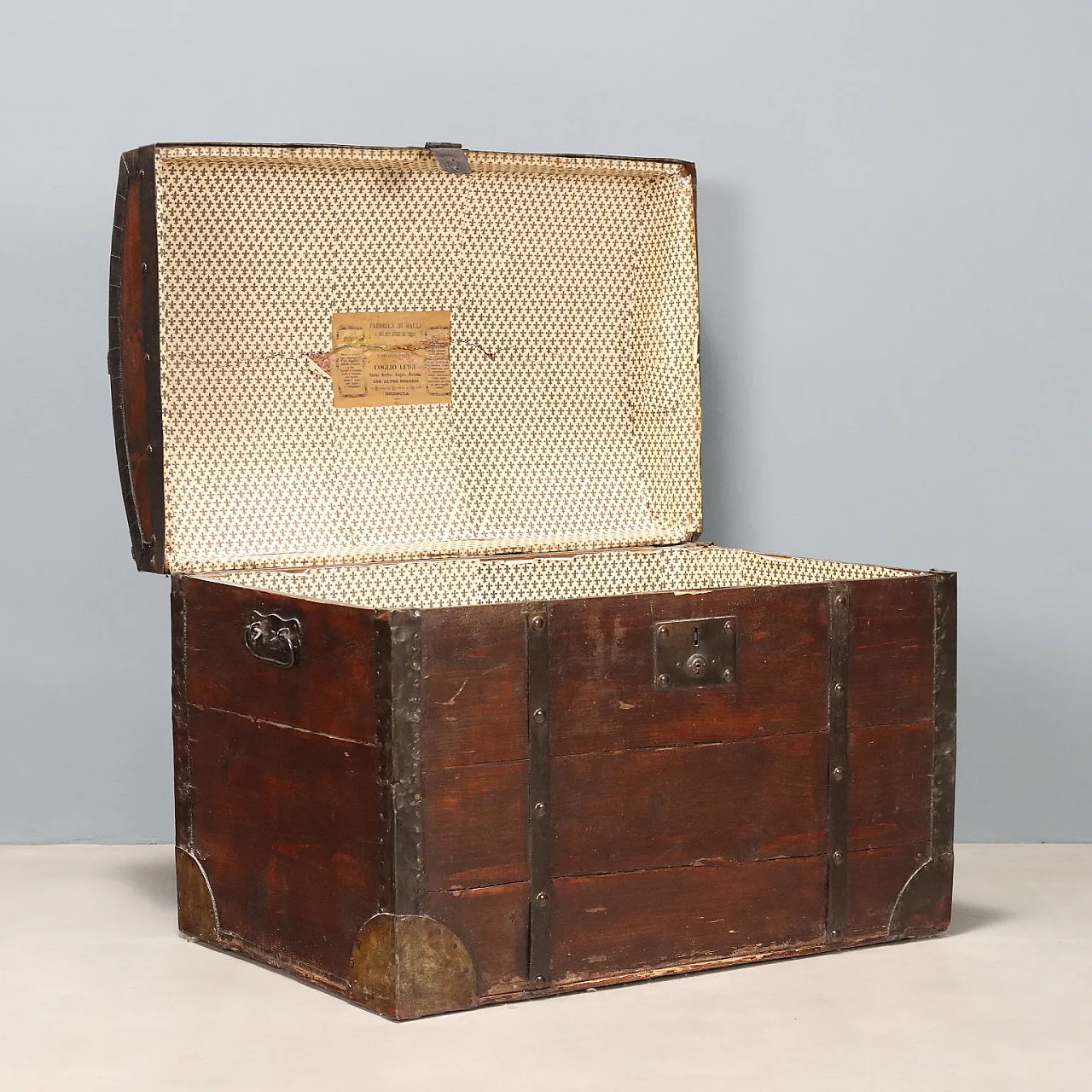 Trunk in walnut-stained oak, 19th century 3