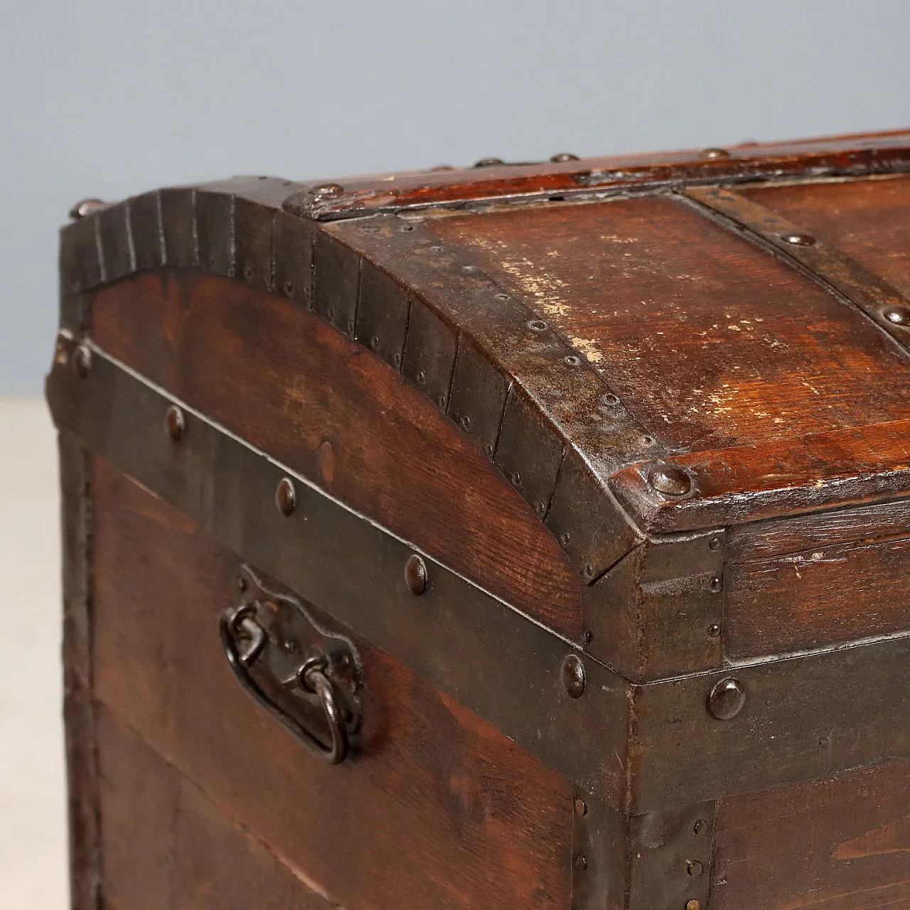 Trunk in walnut-stained oak, 19th century 6