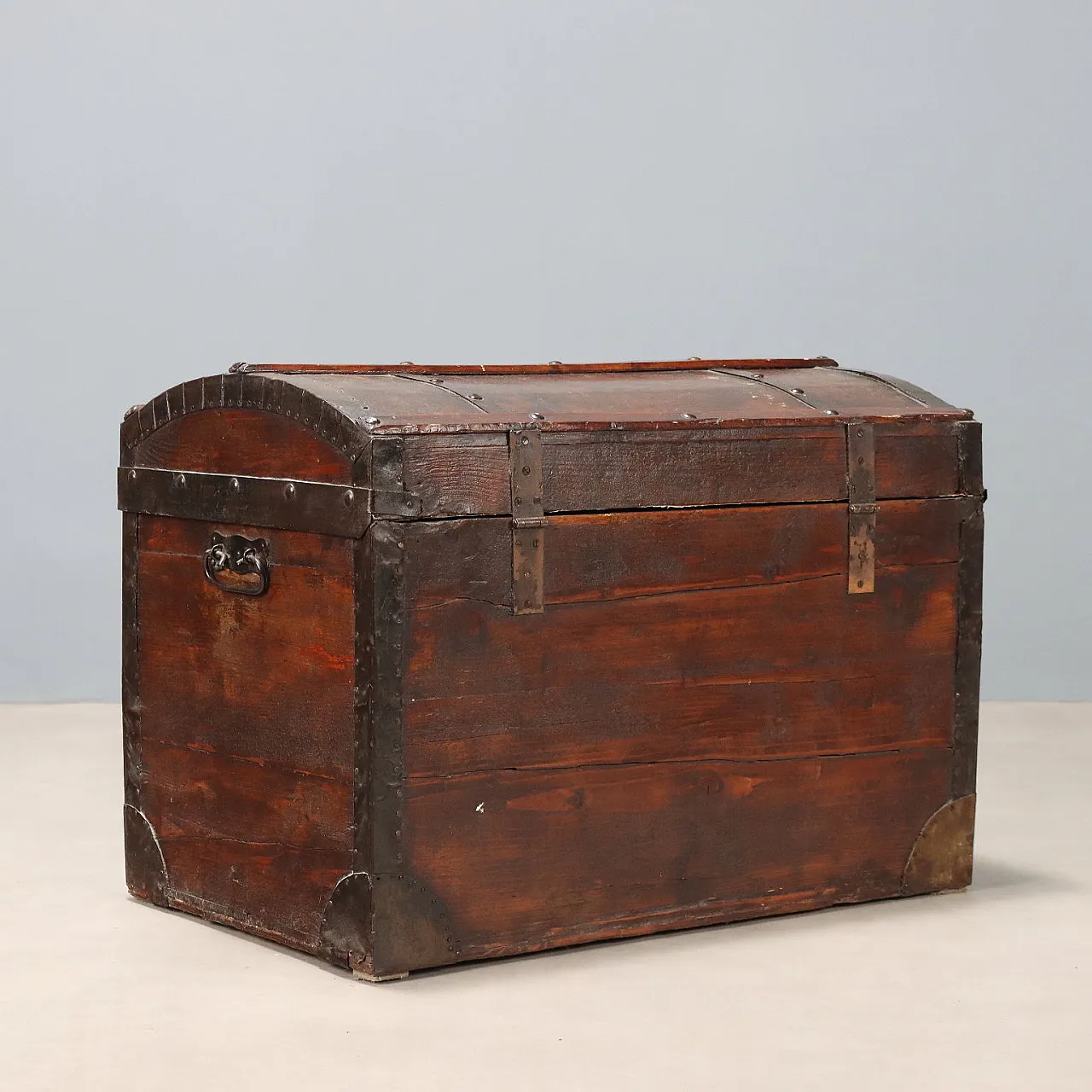 Trunk in walnut-stained oak, 19th century 10