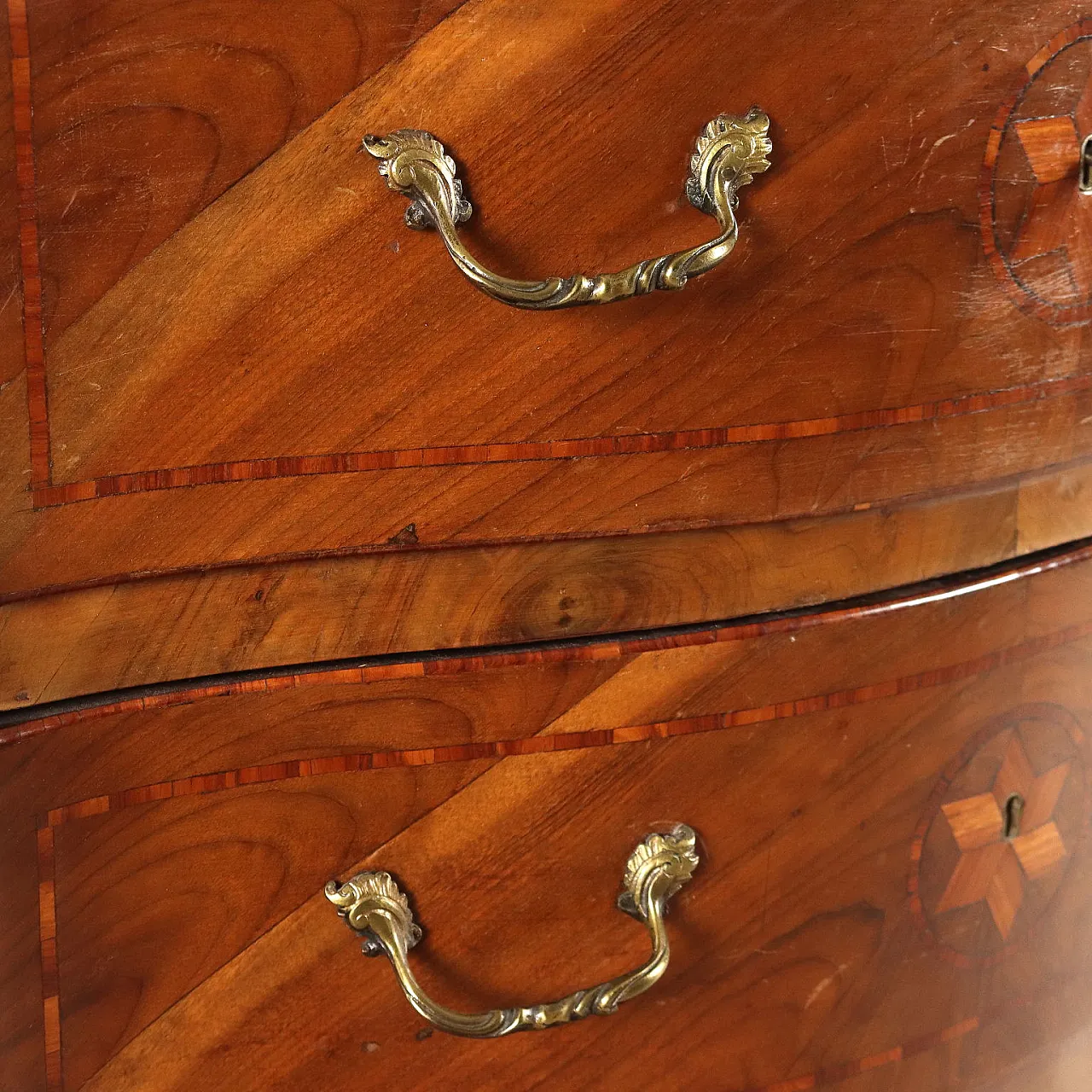 Pair of Baroque style chests of drawers in walnut, 20th century 6