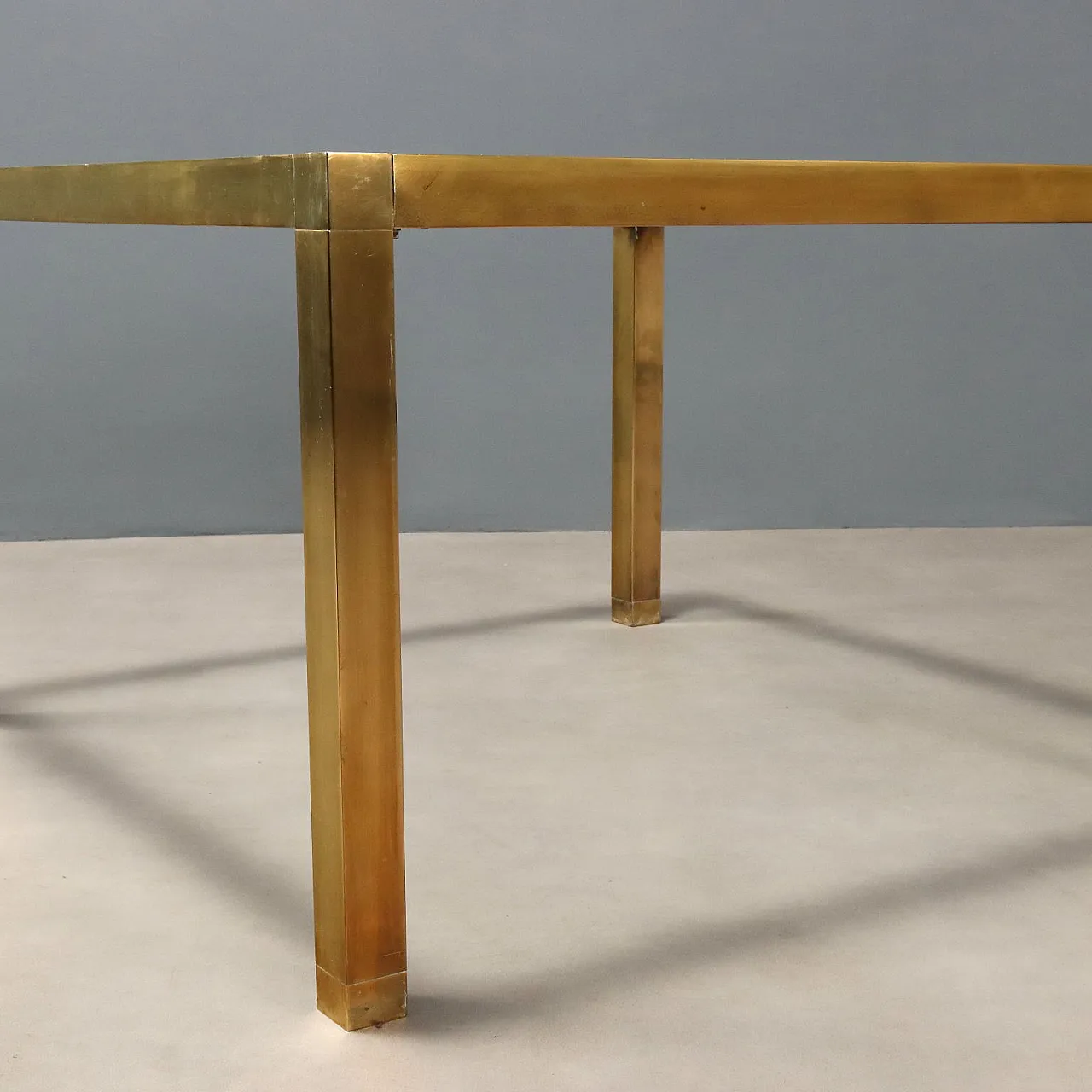 Coffee table with brass structure and square glass top, 20th century 5
