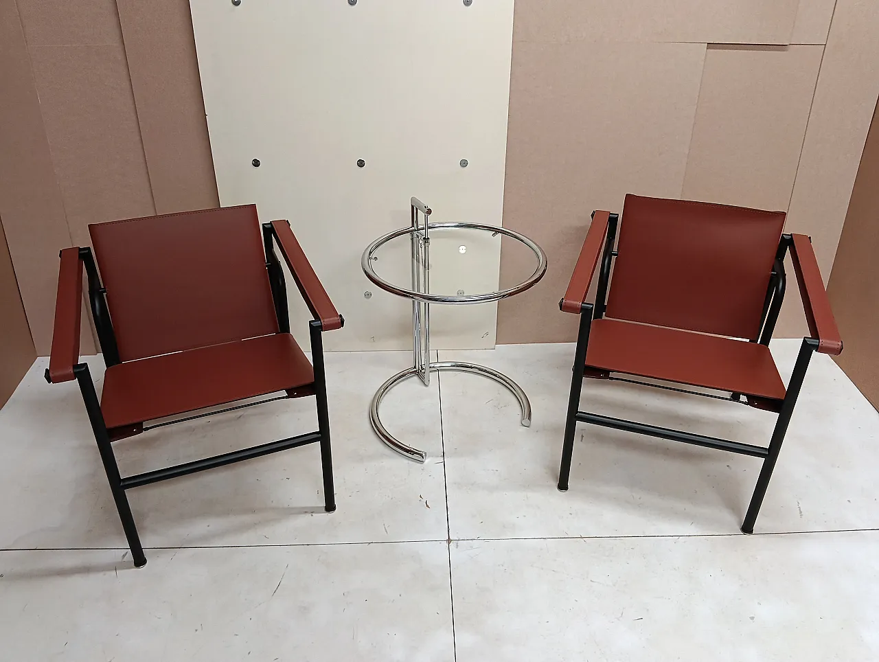 Pair of LC1 armchairs by Alivar in Cognac leather, 2000s 3