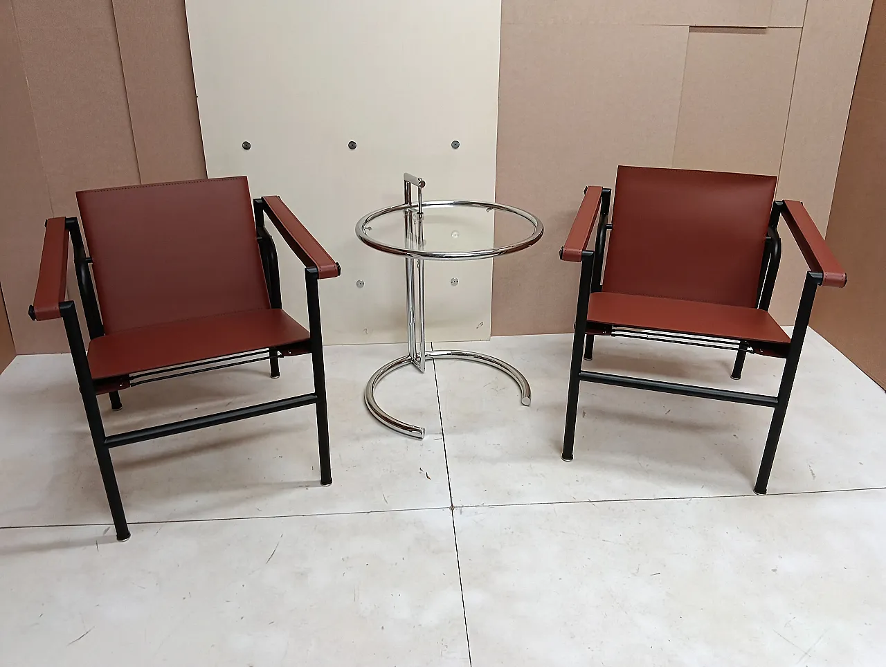 Pair of LC1 armchairs by Alivar in Cognac leather, 2000s 4