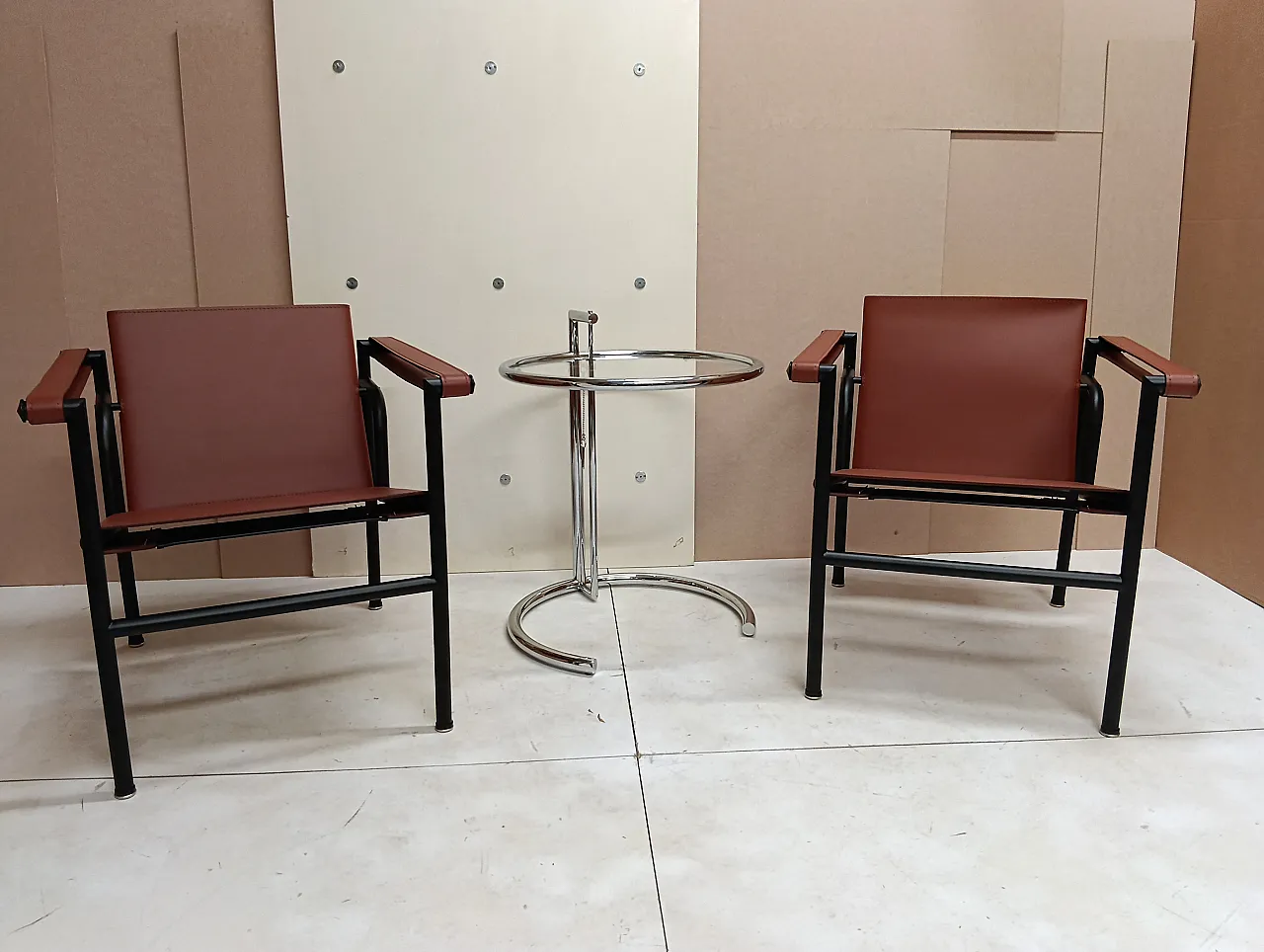 Pair of LC1 armchairs by Alivar in Cognac leather, 2000s 5