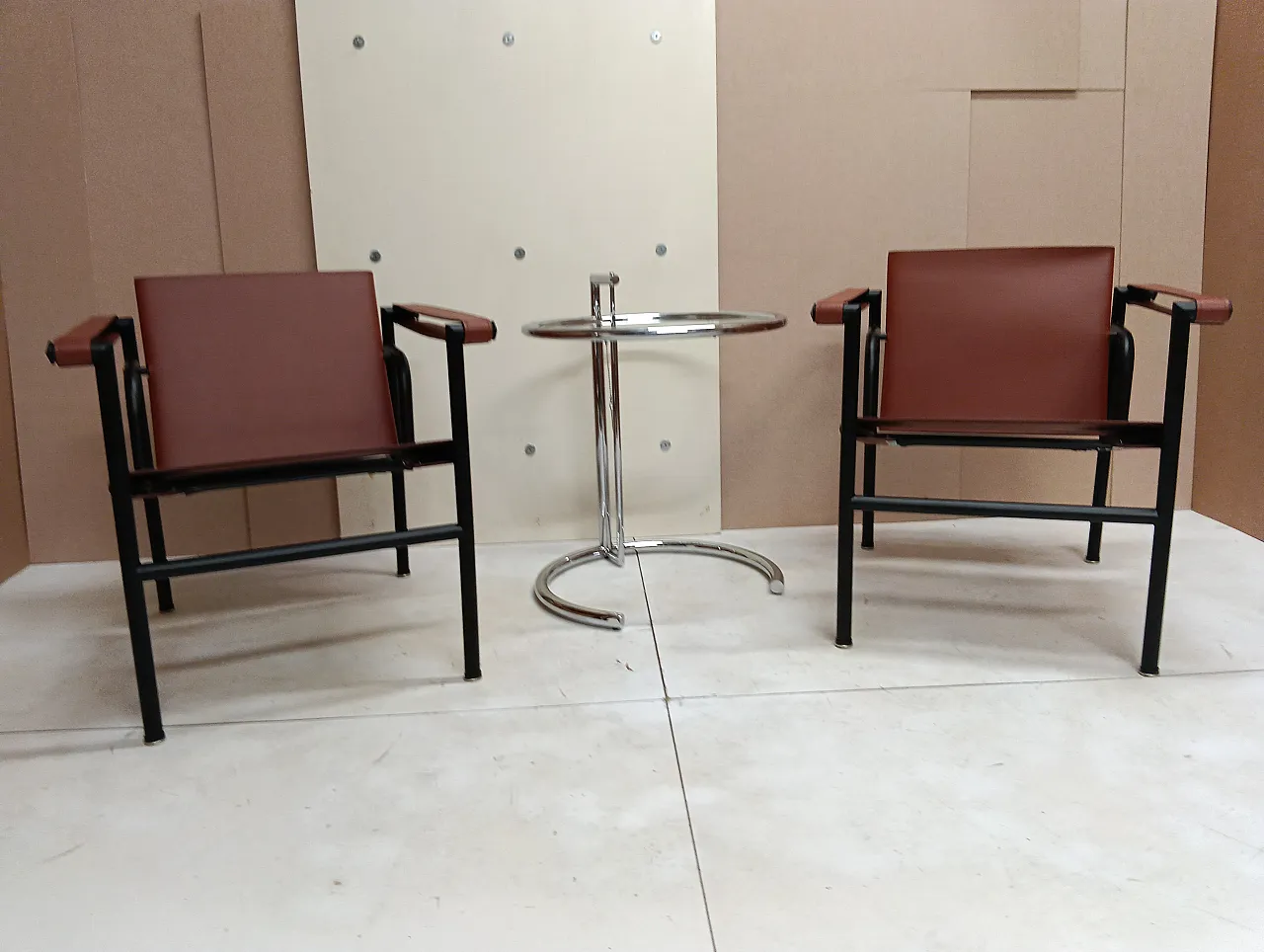 Pair of LC1 armchairs by Alivar in Cognac leather, 2000s 6