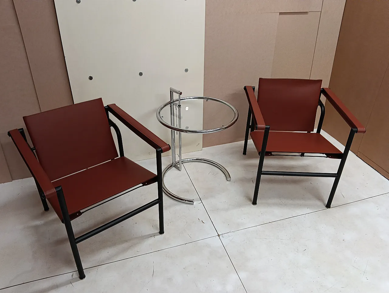 Pair of LC1 armchairs by Alivar in Cognac leather, 2000s 7