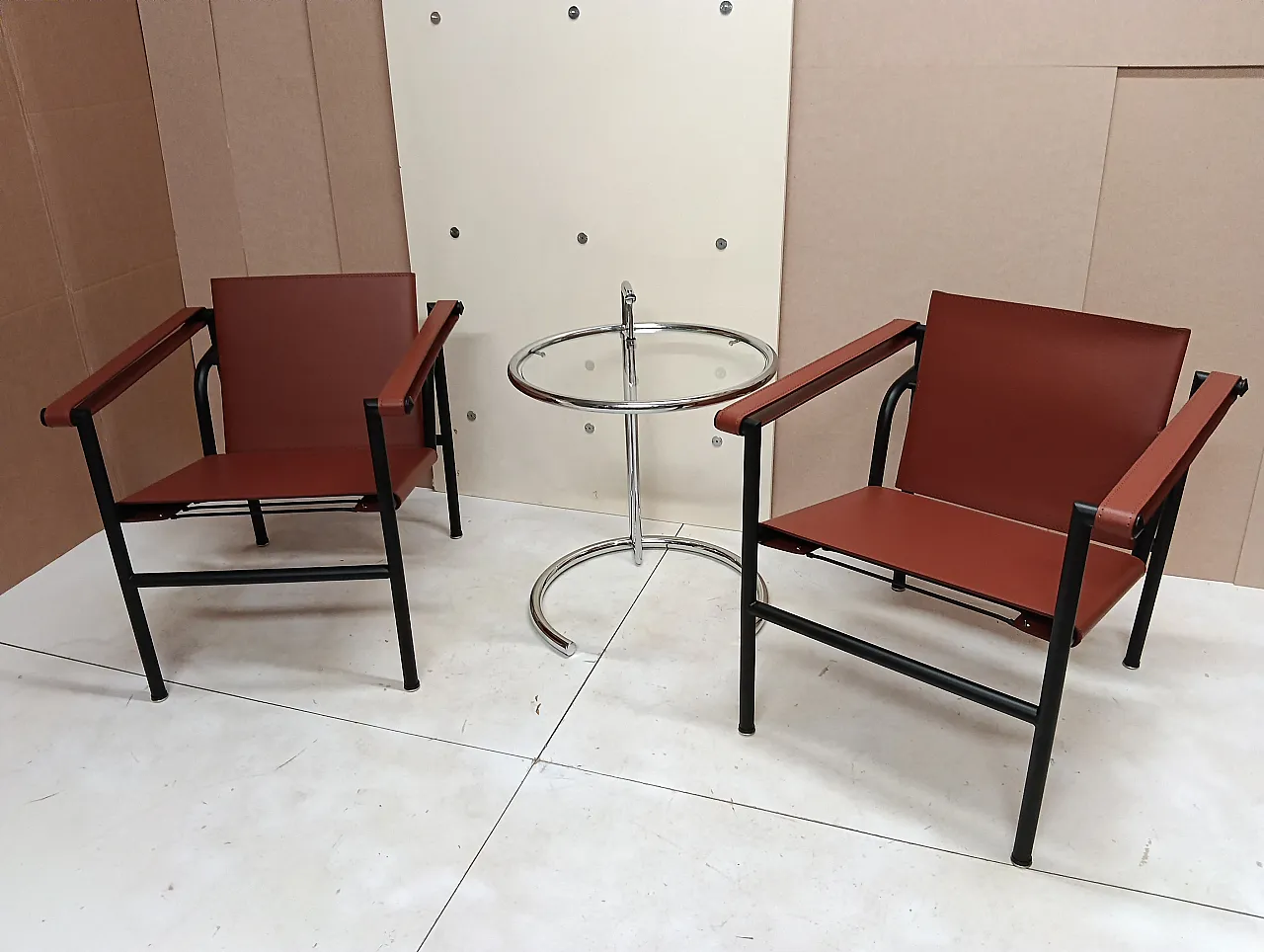 Pair of LC1 armchairs by Alivar in Cognac leather, 2000s 10