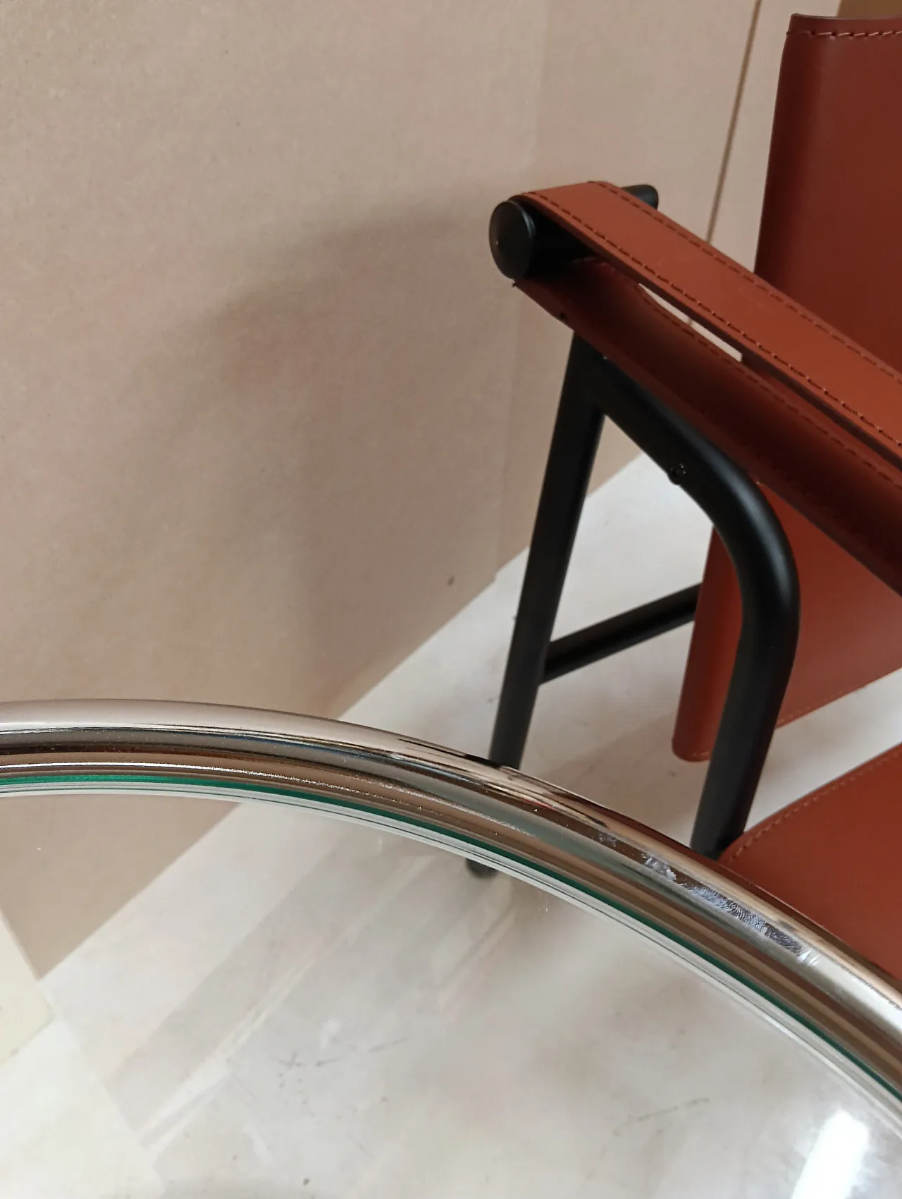 Pair of LC1 armchairs by Alivar in Cognac leather, 2000s 23