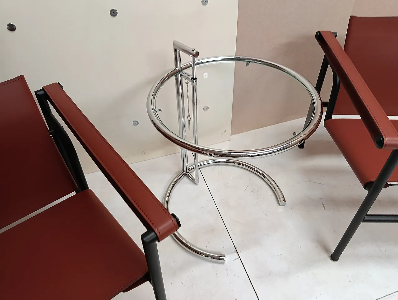Pair of LC1 armchairs by Alivar in Cognac leather, 2000s 26