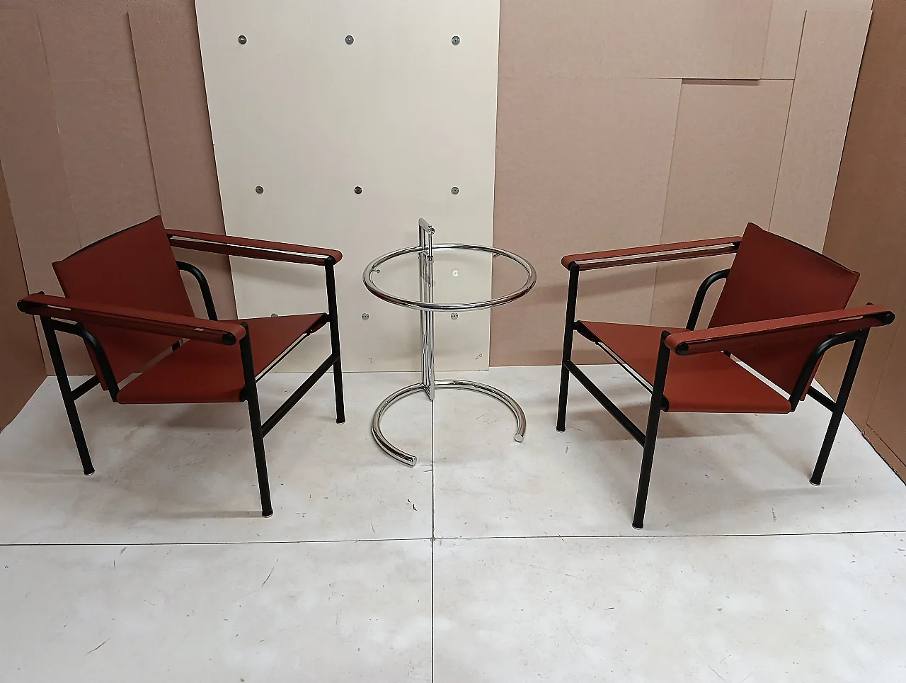 Pair of LC1 armchairs by Alivar in Cognac leather, 2000s 42