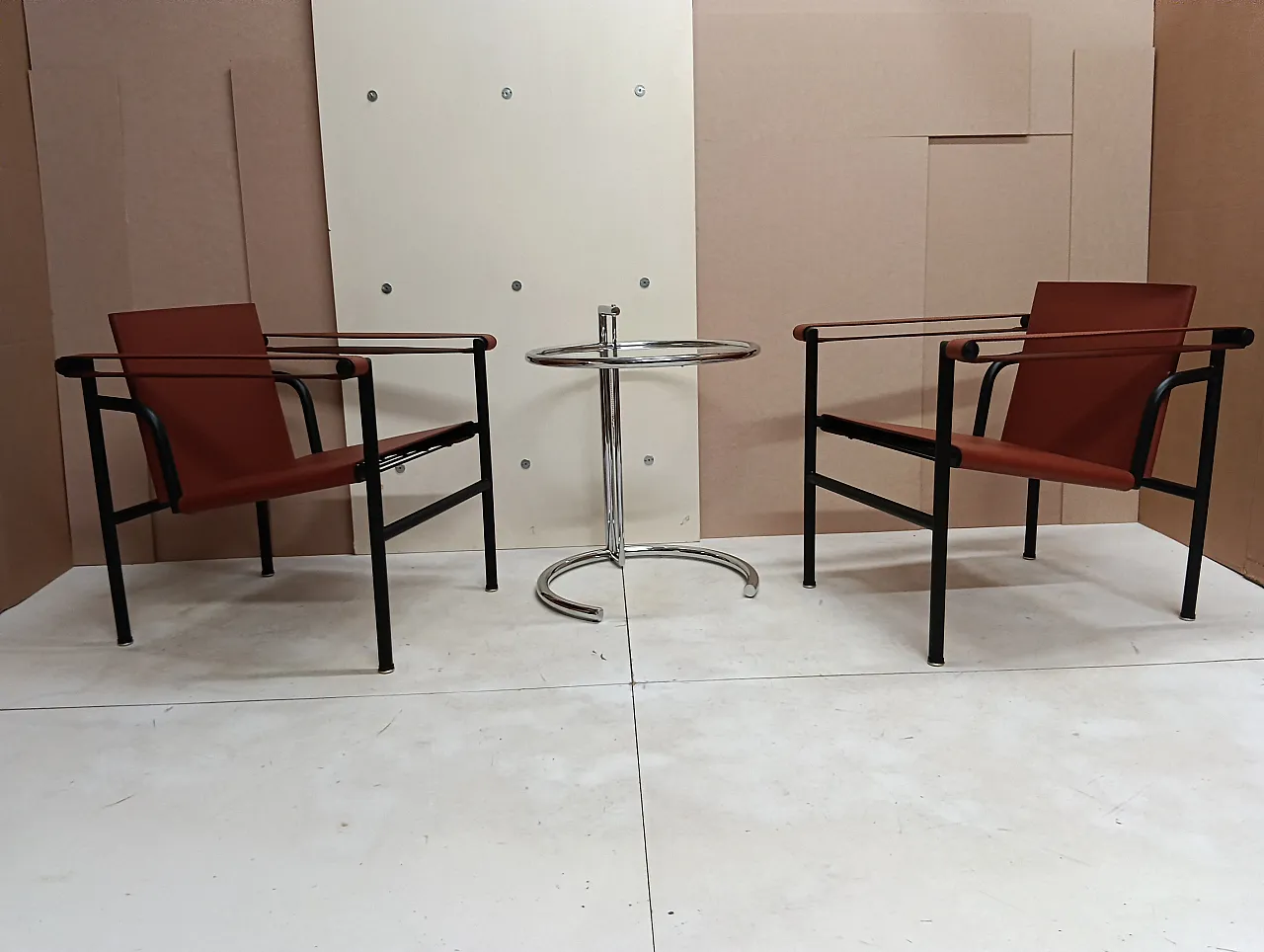 Pair of LC1 armchairs by Alivar in Cognac leather, 2000s 45