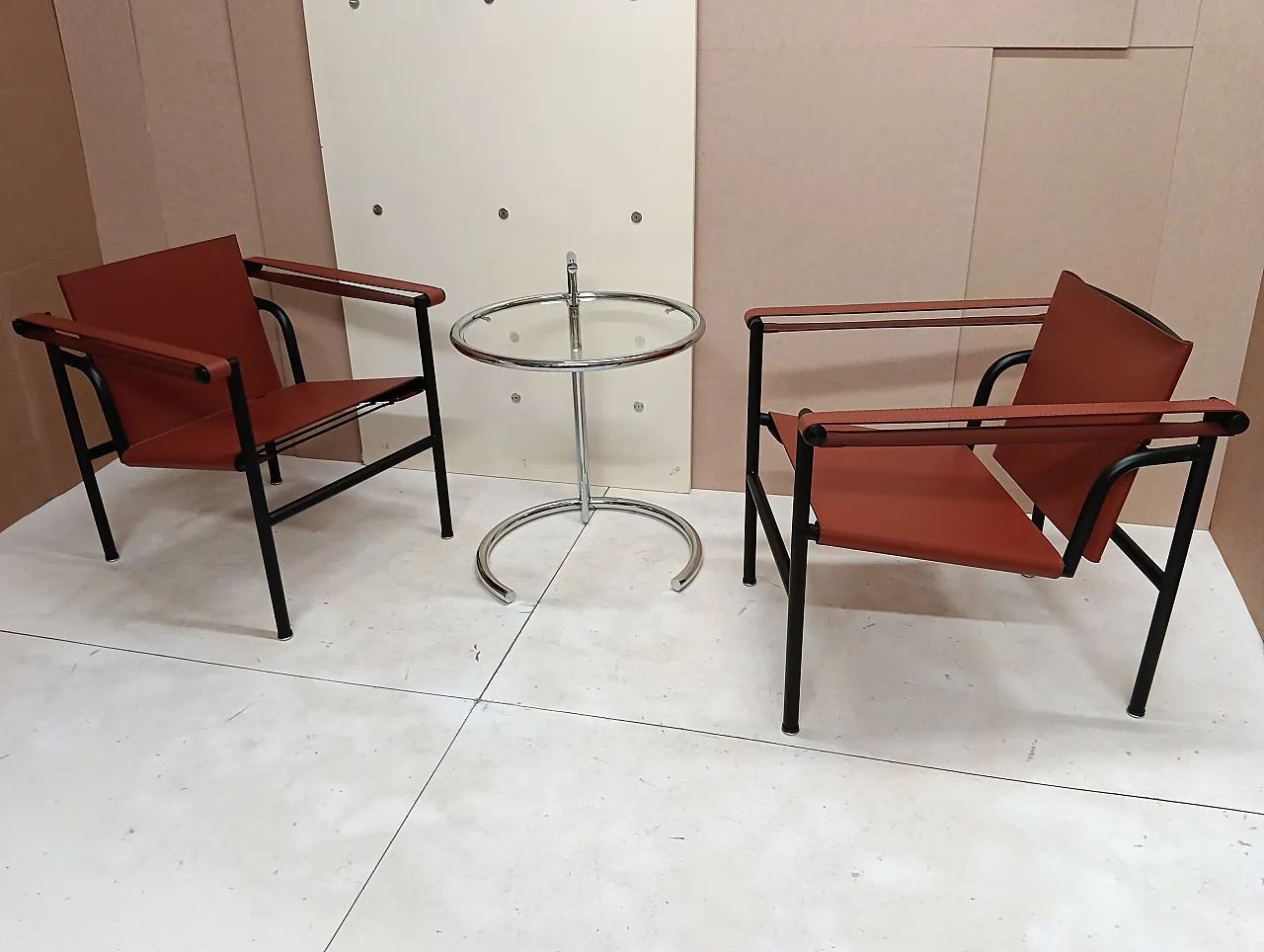 Pair of LC1 armchairs by Alivar in Cognac leather, 2000s 47