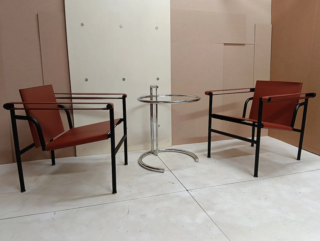 Pair of LC1 armchairs by Alivar in Cognac leather, 2000s 48
