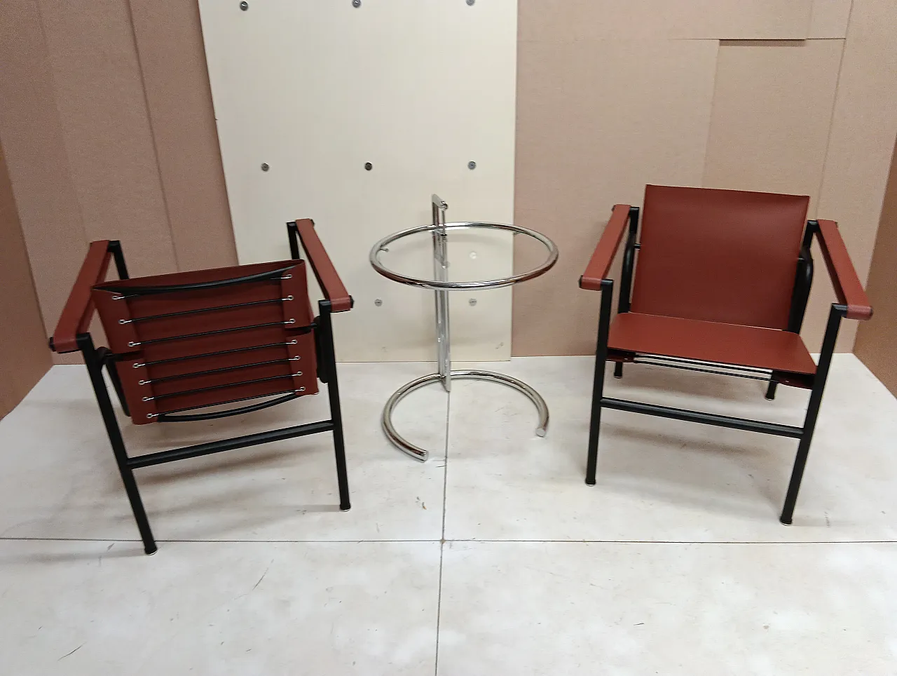 Pair of LC1 armchairs by Alivar in Cognac leather, 2000s 49