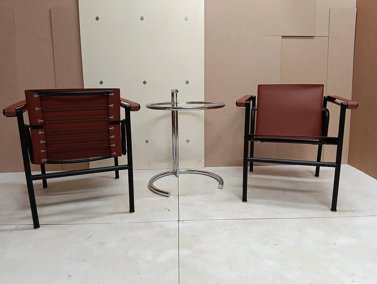 Pair of LC1 armchairs by Alivar in Cognac leather, 2000s 50