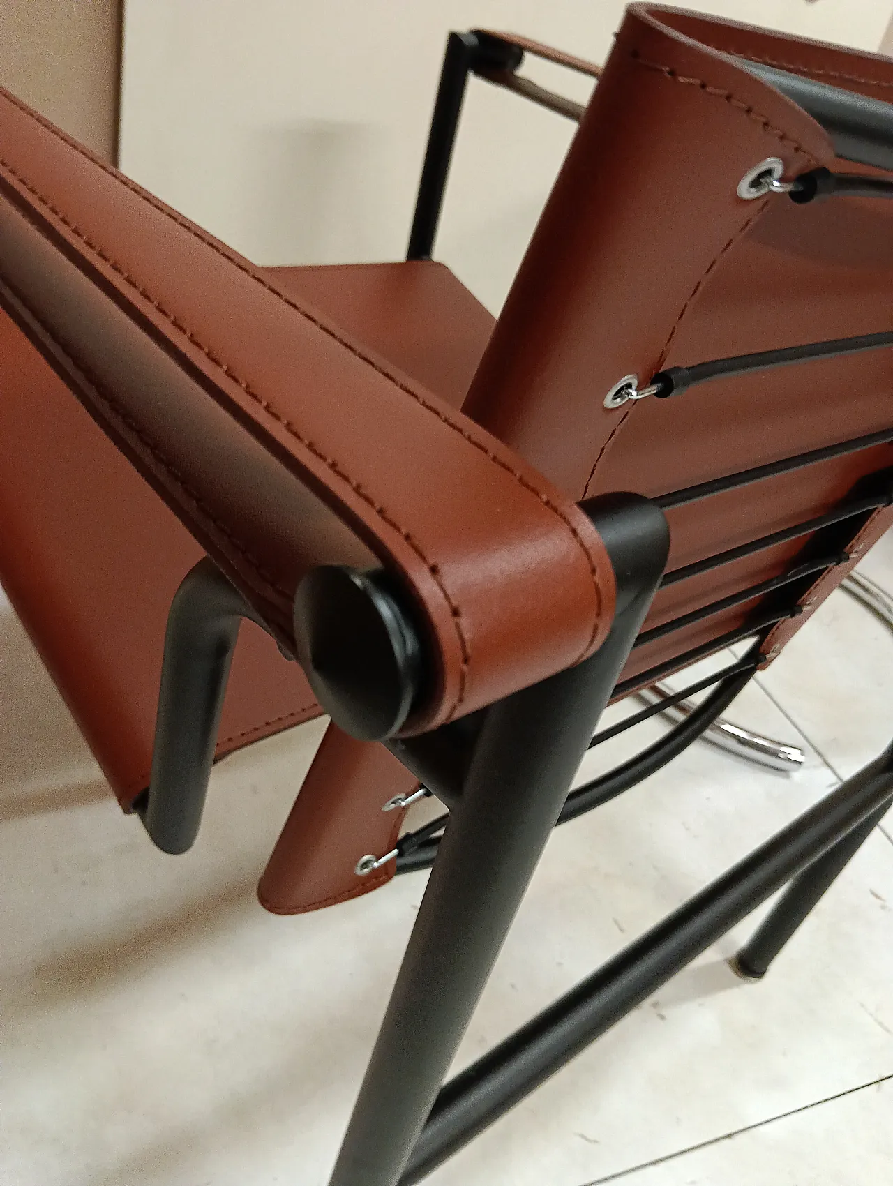 Pair of LC1 armchairs by Alivar in Cognac leather, 2000s 63