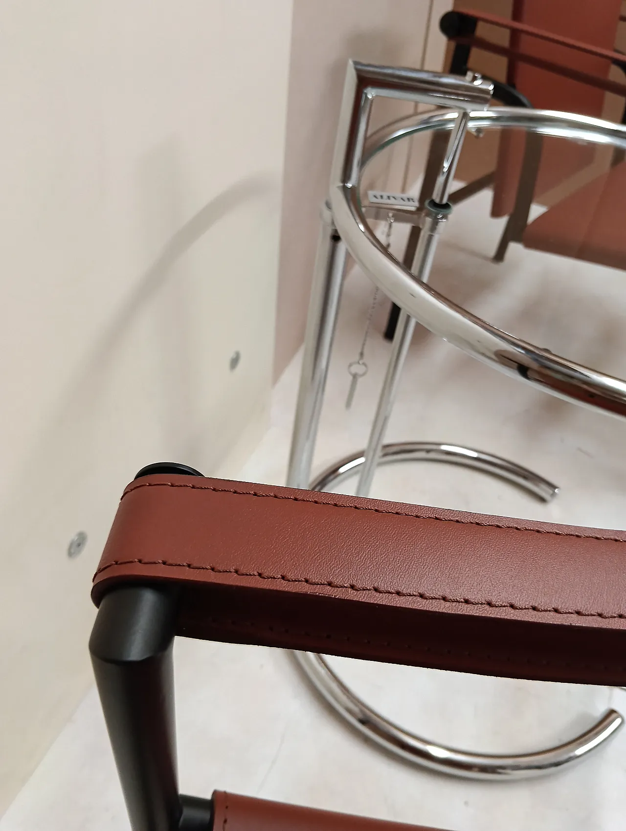 Pair of LC1 armchairs by Alivar in Cognac leather, 2000s 65