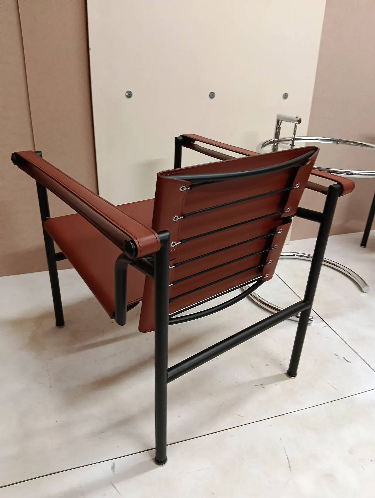 Pair of LC1 armchairs by Alivar in Cognac leather, 2000s 67