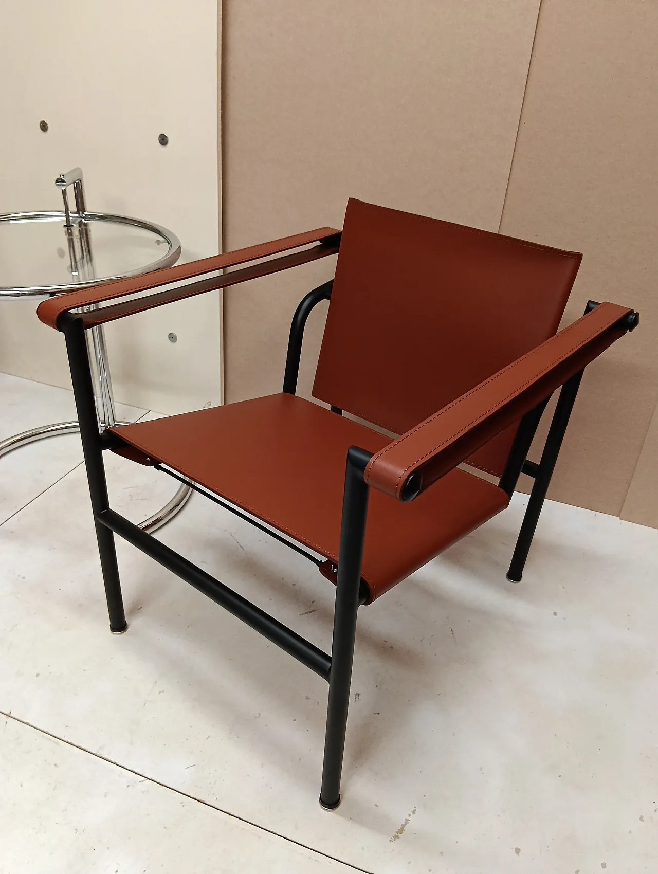Pair of LC1 armchairs by Alivar in Cognac leather, 2000s 71