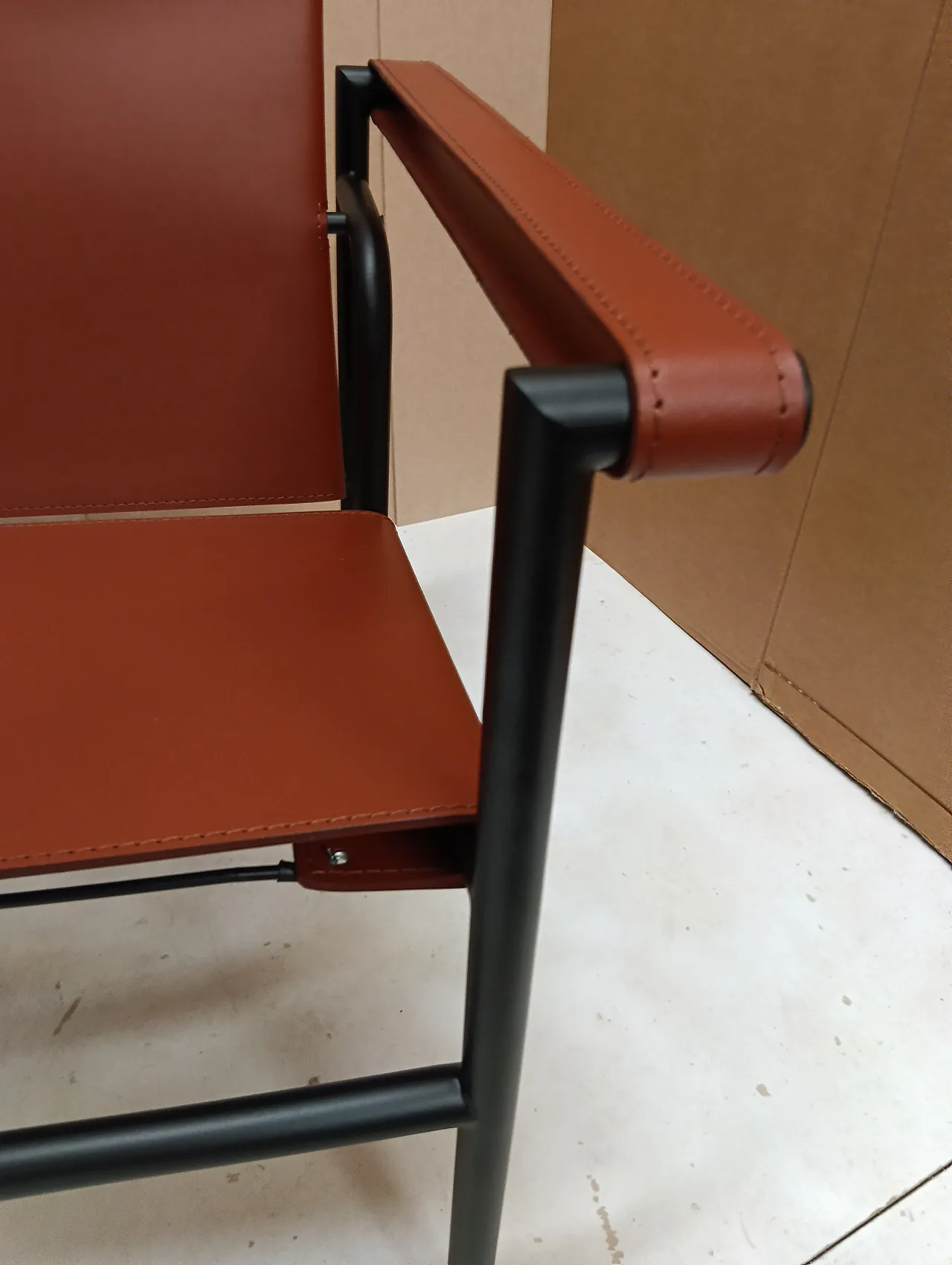 Pair of LC1 armchairs by Alivar in Cognac leather, 2000s 78