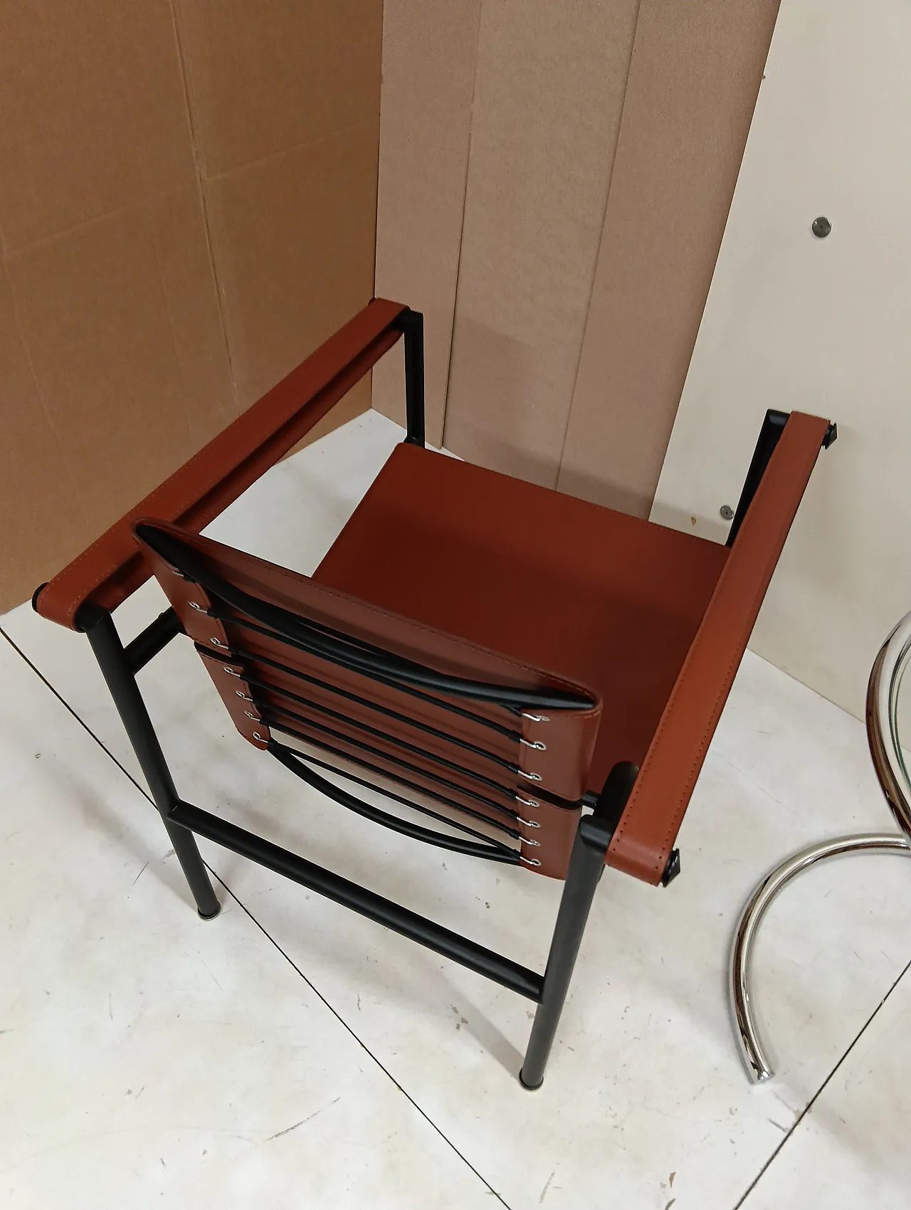 Pair of LC1 armchairs by Alivar in Cognac leather, 2000s 80