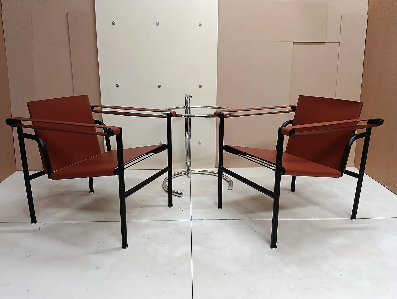 Pair of LC1 armchairs by Alivar in Cognac leather, 2000s 86