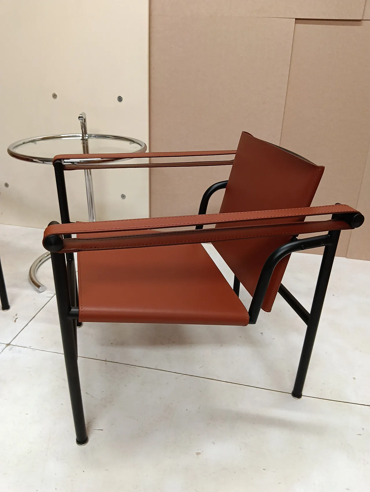 Pair of LC1 armchairs by Alivar in Cognac leather, 2000s 91