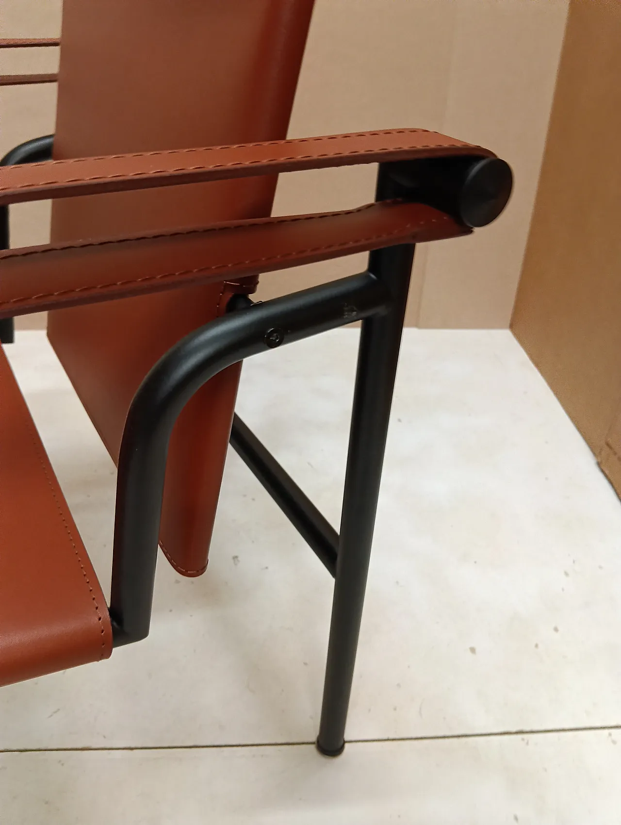 Pair of LC1 armchairs by Alivar in Cognac leather, 2000s 95