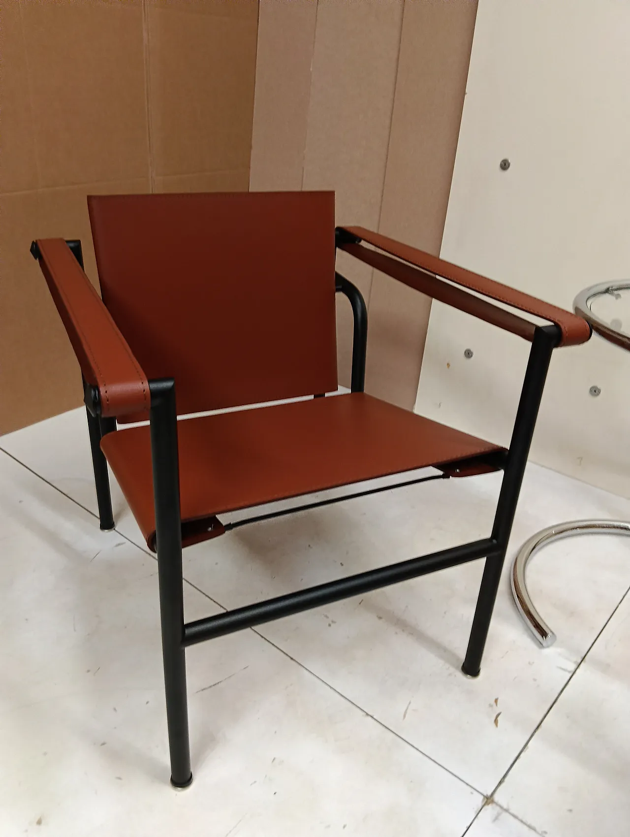 Pair of LC1 armchairs by Alivar in Cognac leather, 2000s 98