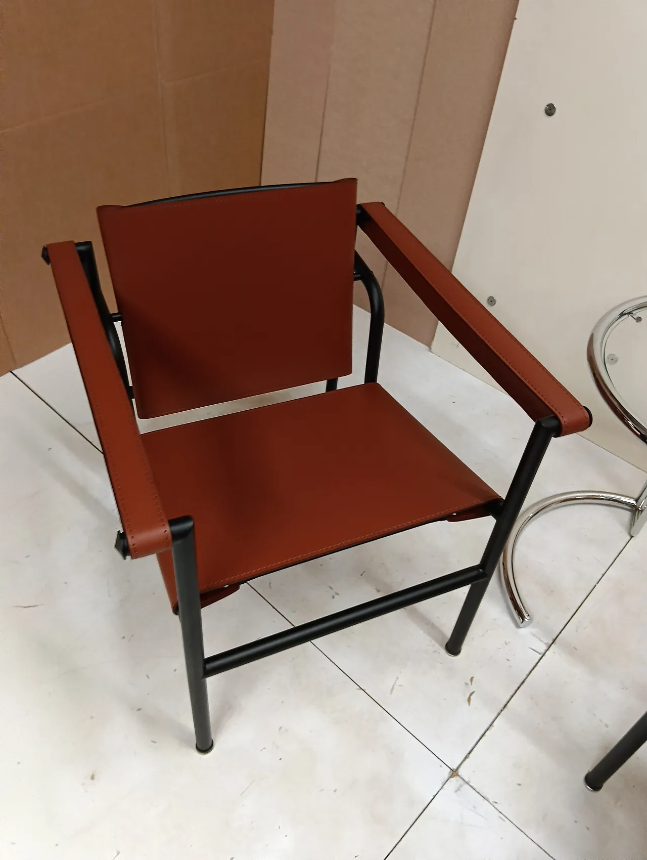 Pair of LC1 armchairs by Alivar in Cognac leather, 2000s 101
