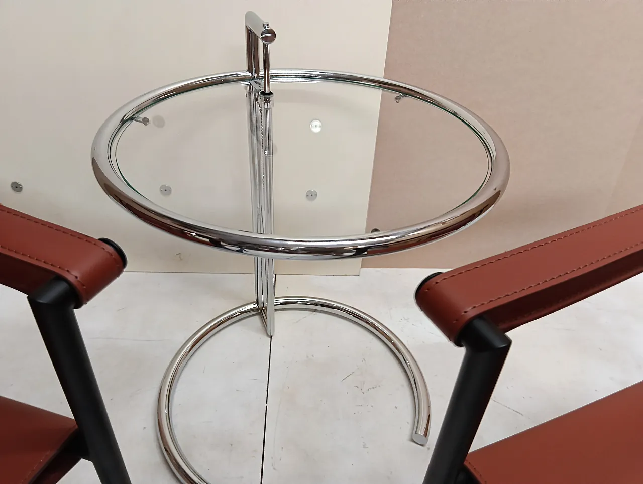 Pair of LC1 armchairs by Alivar in Cognac leather, 2000s 103
