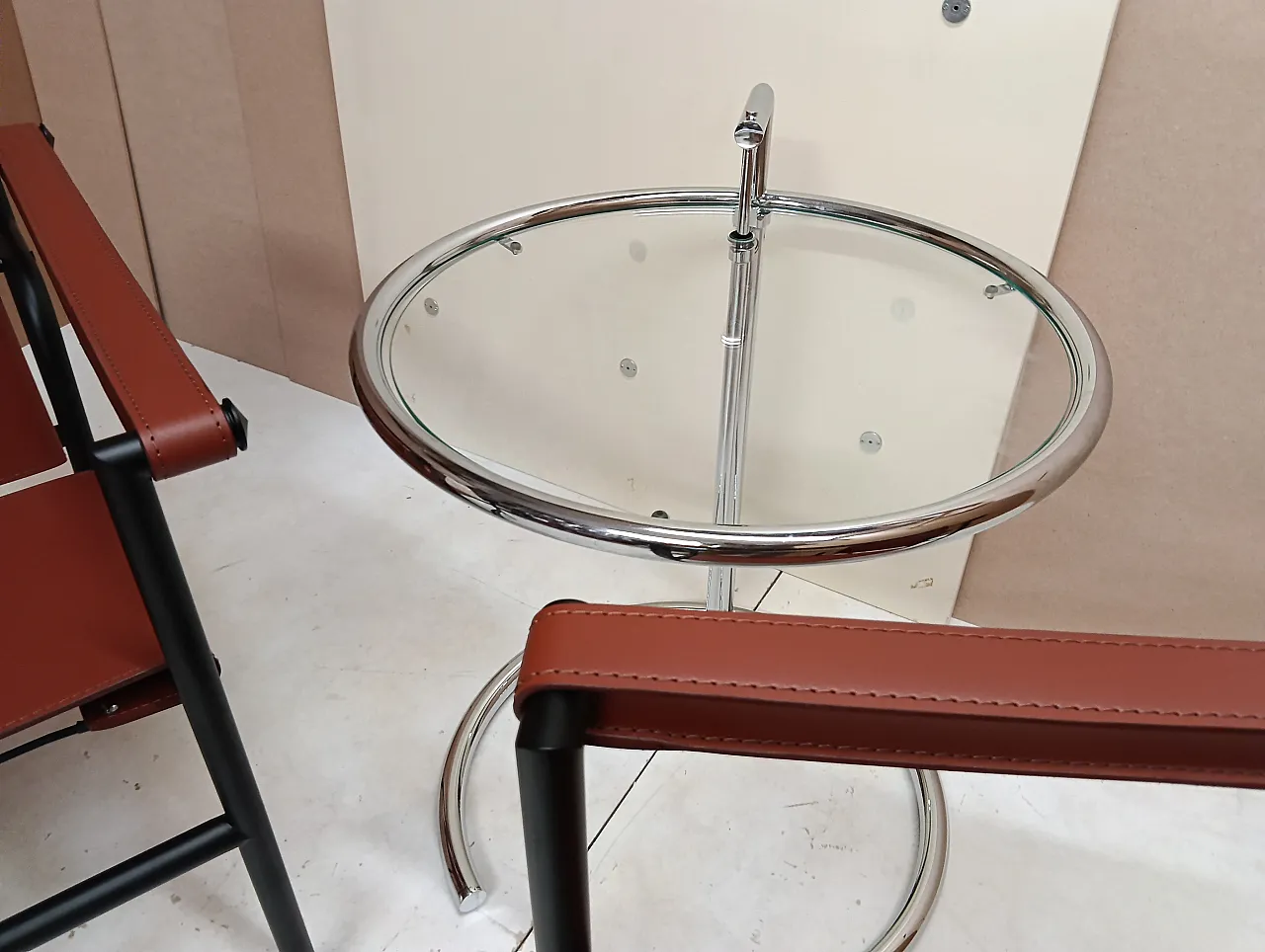 Pair of LC1 armchairs by Alivar in Cognac leather, 2000s 105