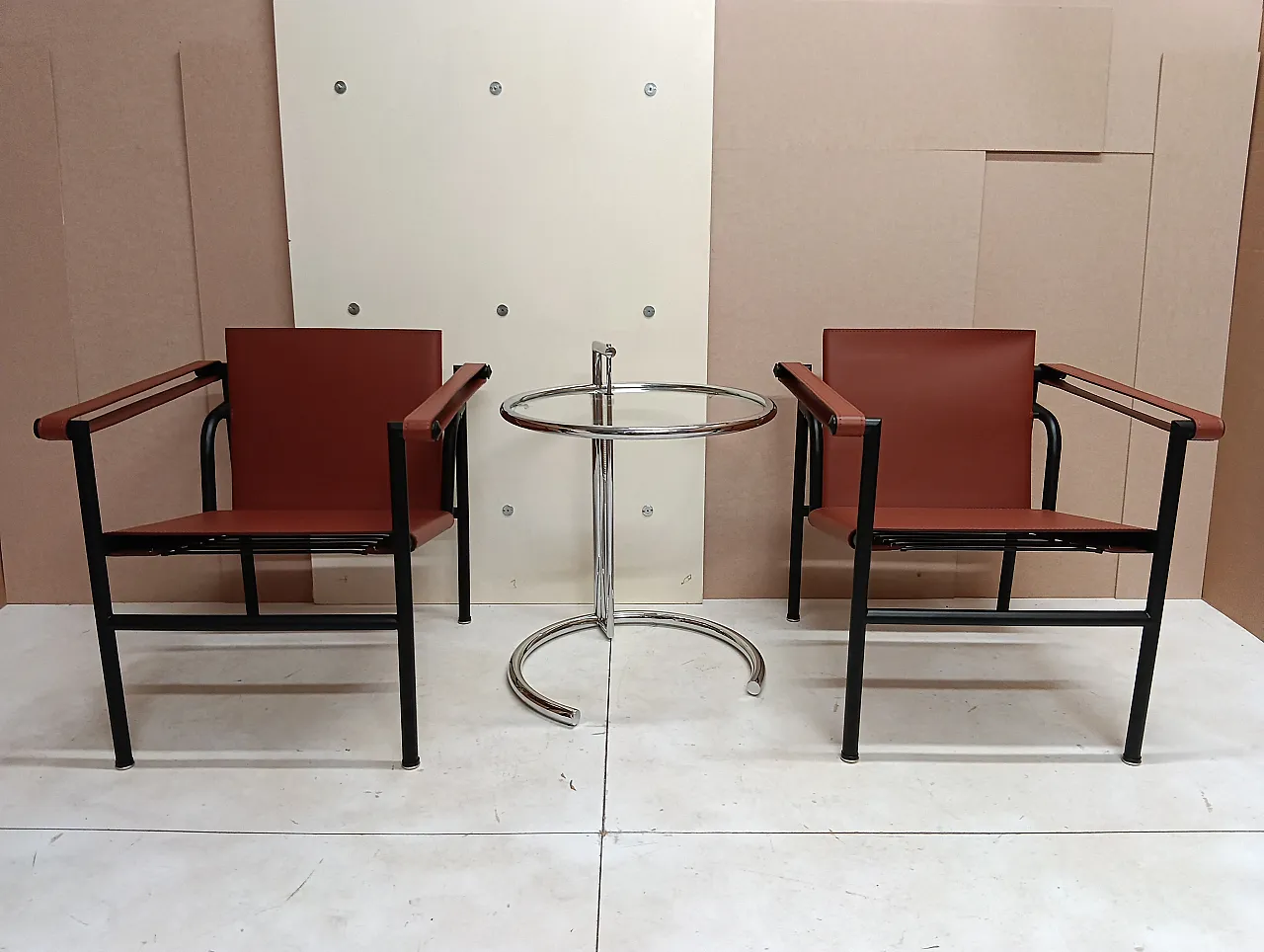 Pair of LC1 armchairs by Alivar in Cognac leather, 2000s 108
