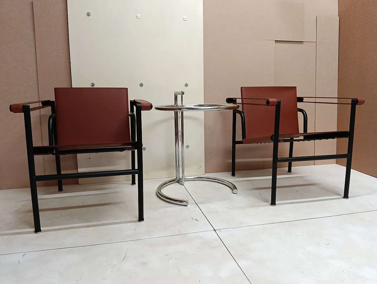 Pair of LC1 armchairs by Alivar in Cognac leather, 2000s 109