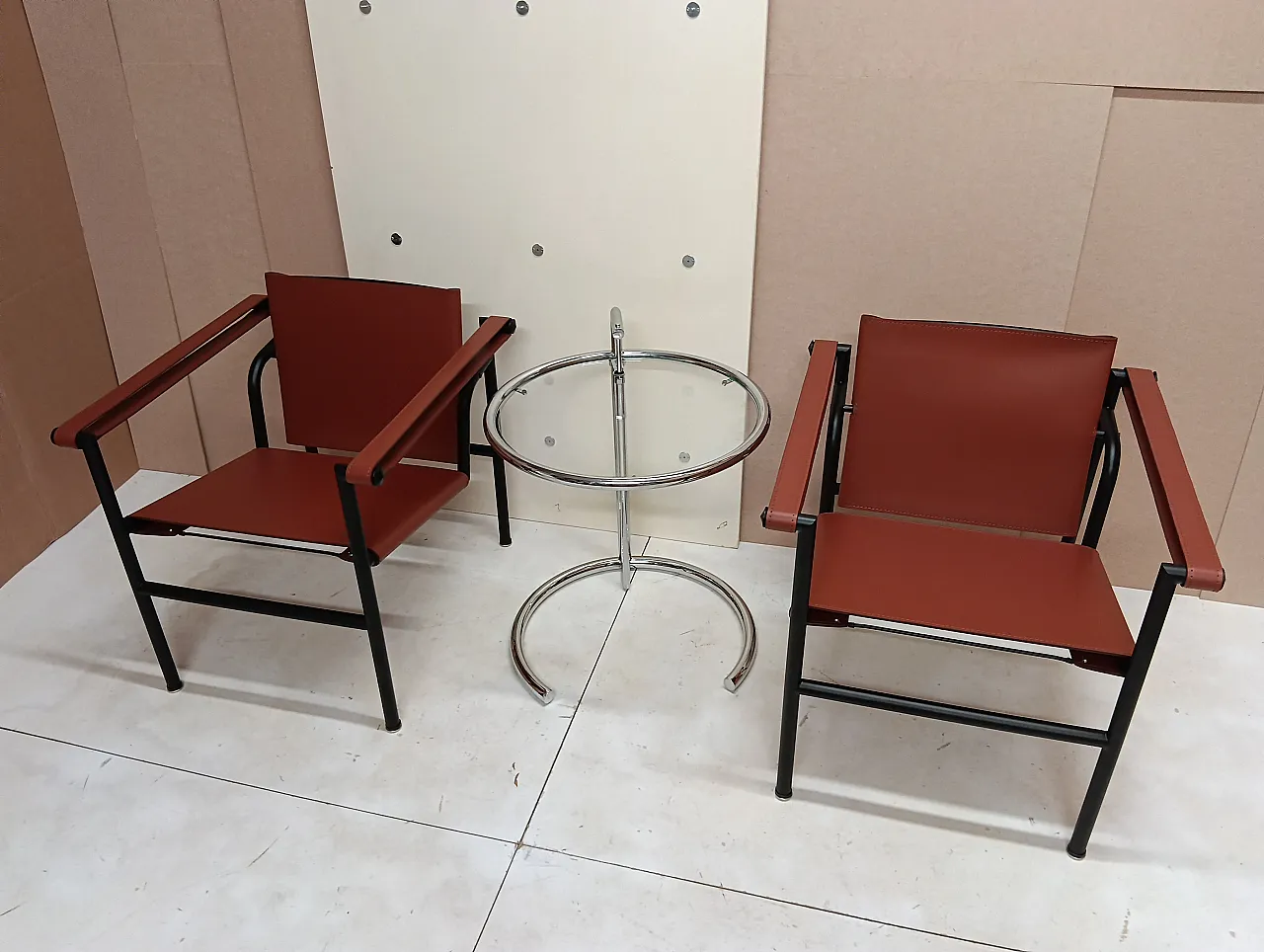 Pair of LC1 armchairs by Alivar in Cognac leather, 2000s 111