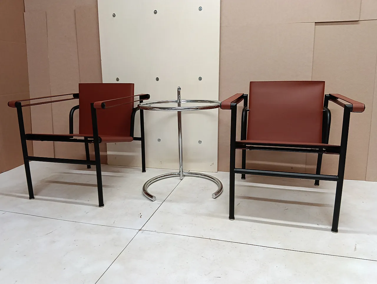 Pair of LC1 armchairs by Alivar in Cognac leather, 2000s 112
