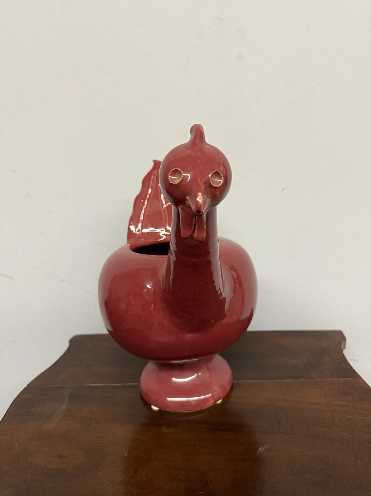 Contemporary red glazed rooster ceramic by Alessia Angelucci 4