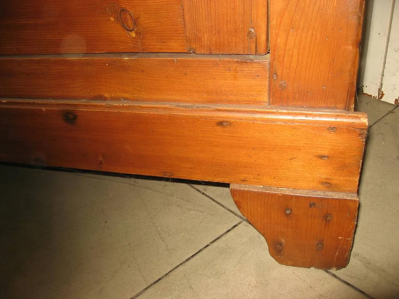 Antique corner unit, early 1900s, in fir. 9