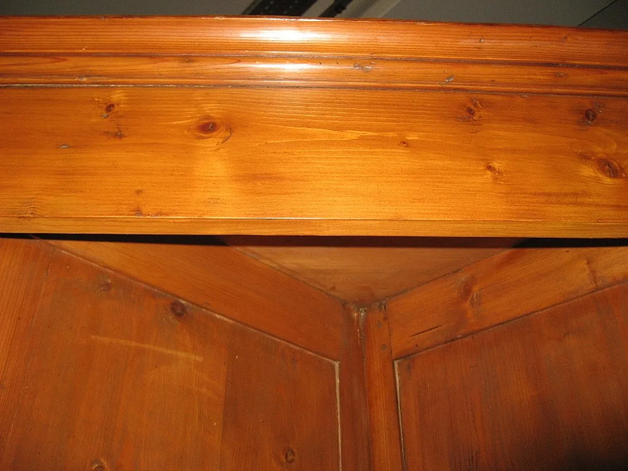 Antique corner unit, early 1900s, in fir. 10