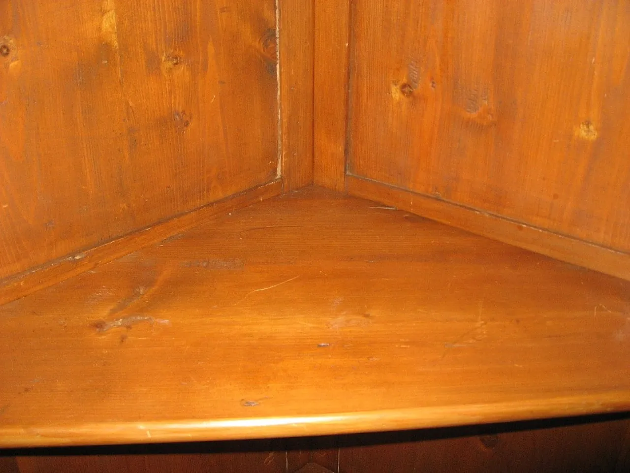 Antique corner unit, early 1900s, in fir. 11