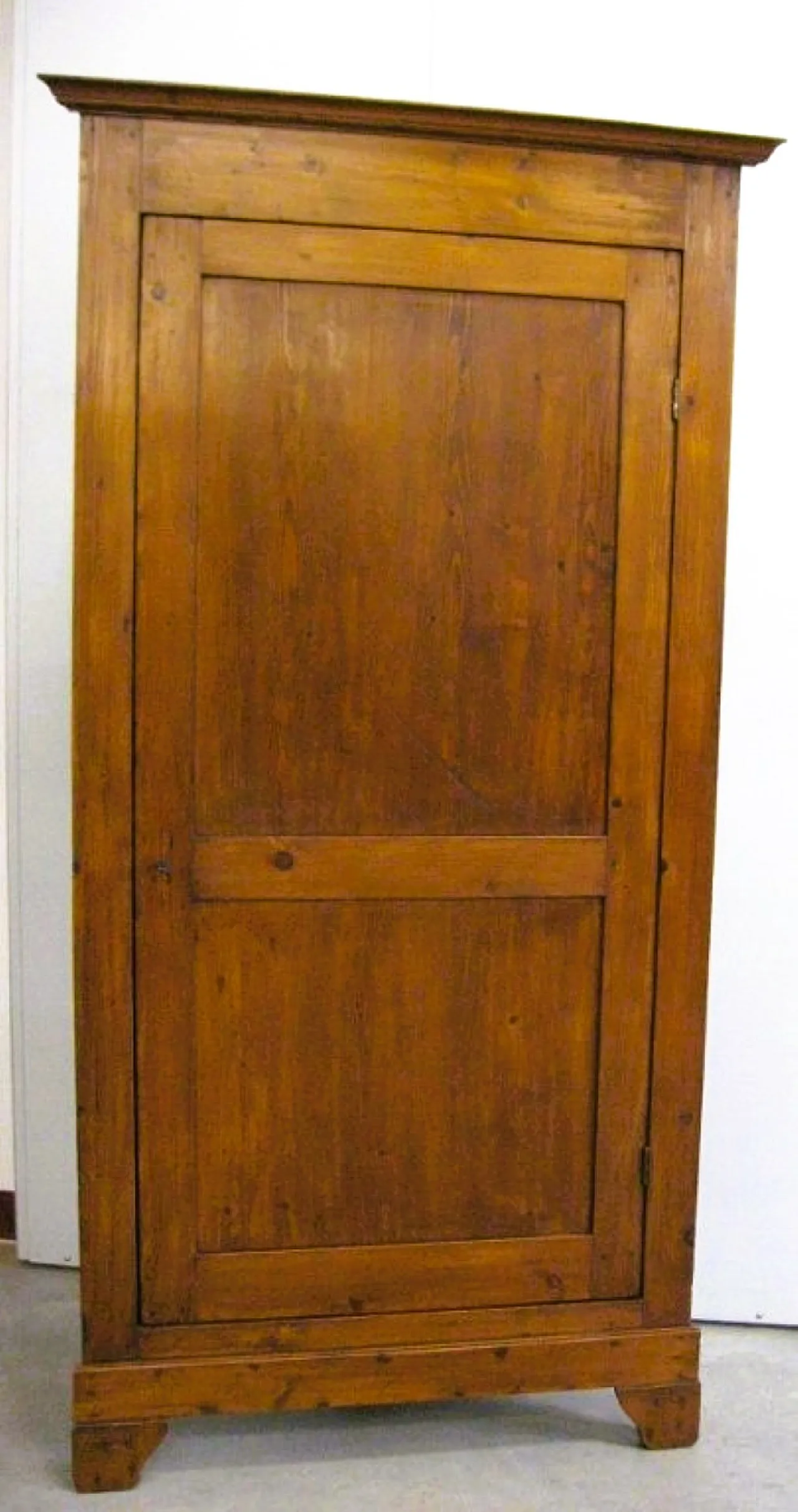 Antique corner unit, early 1900s, in fir. 15