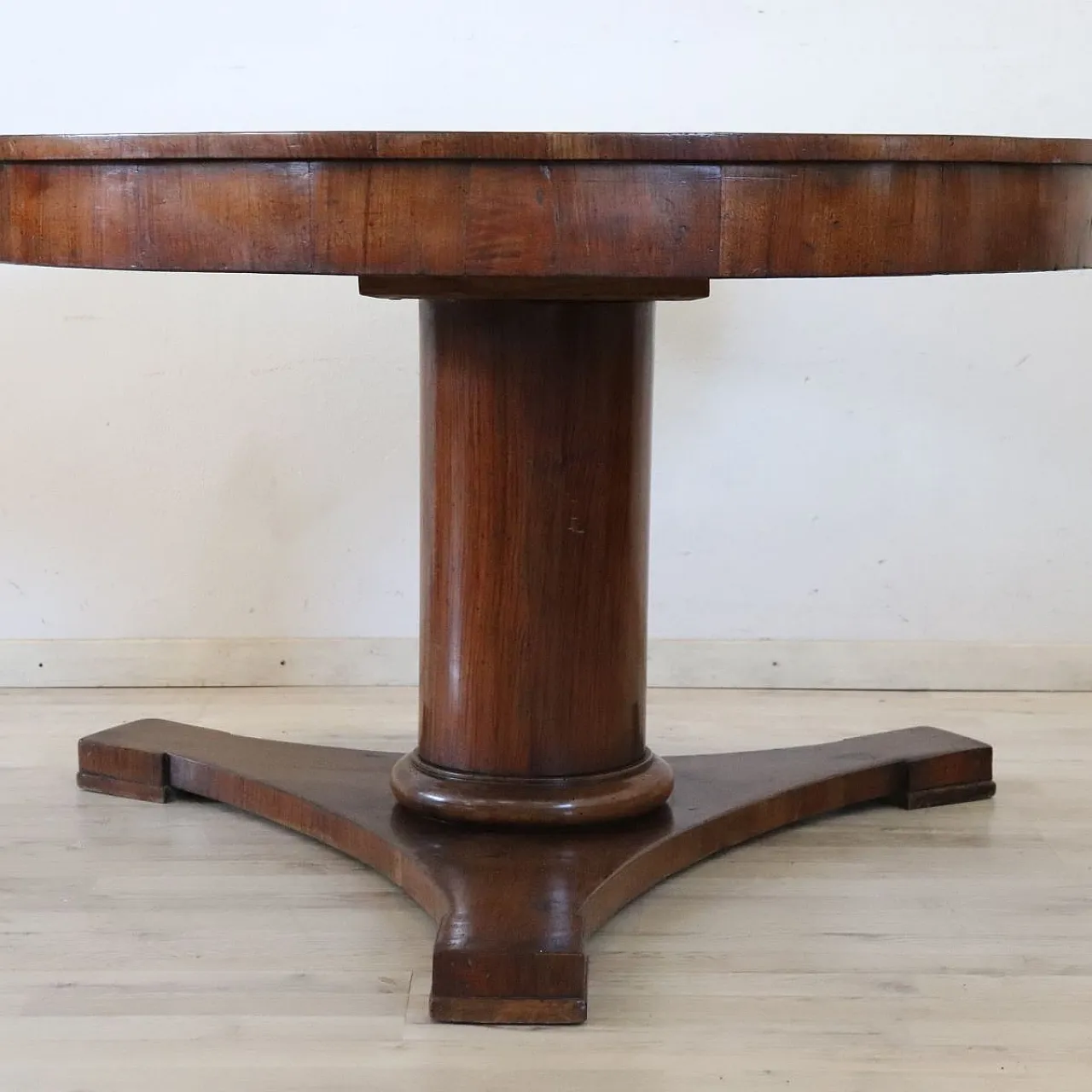 Tavolo antico rotondo in noce, '800 2