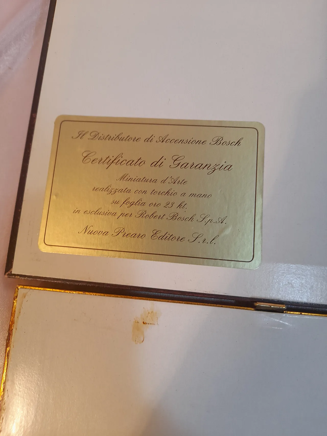 Five small pictures containing artistic miniatures on 23 kt gold leaf, 17