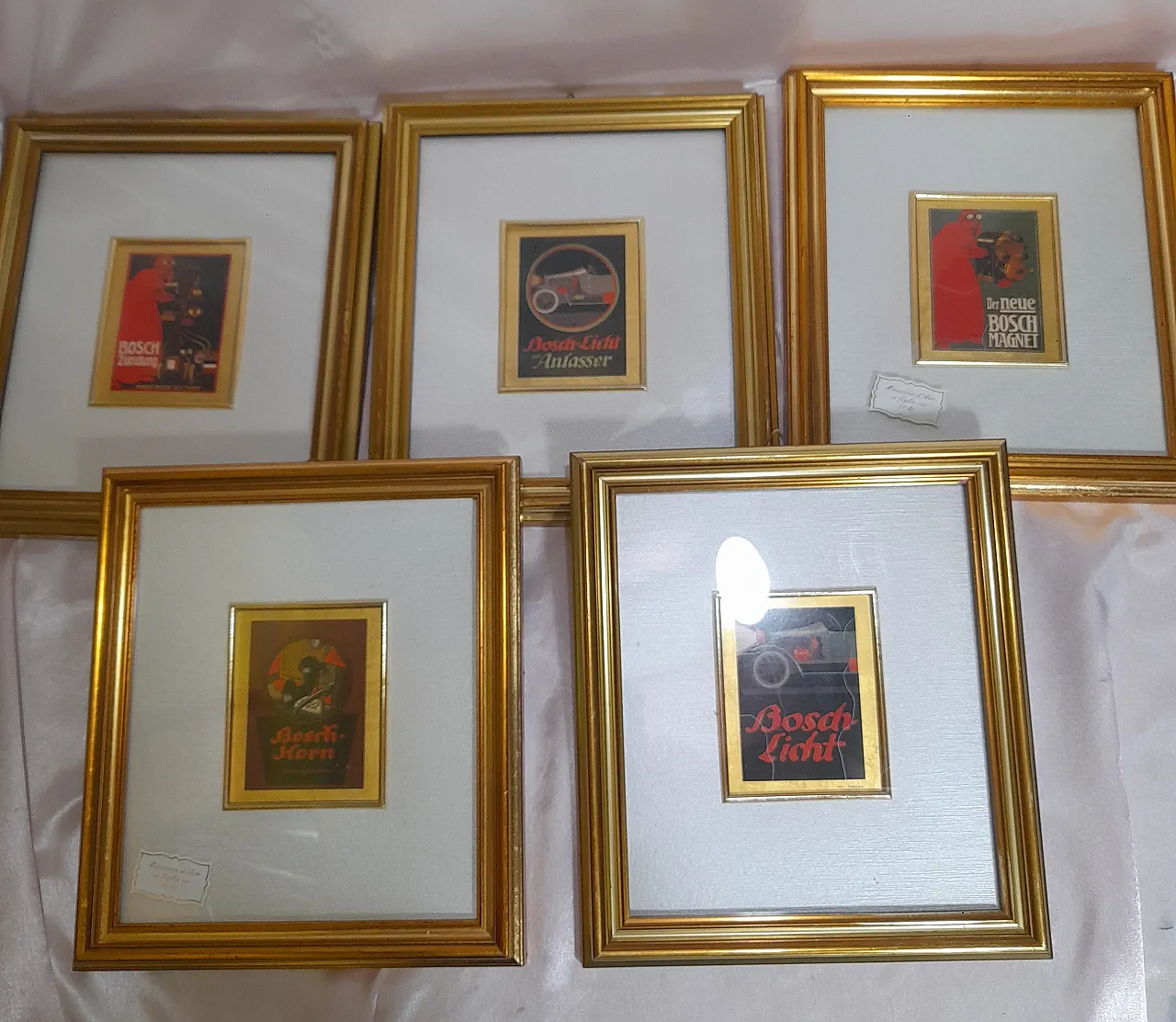Five small pictures containing artistic miniatures on 23 kt gold leaf, 19
